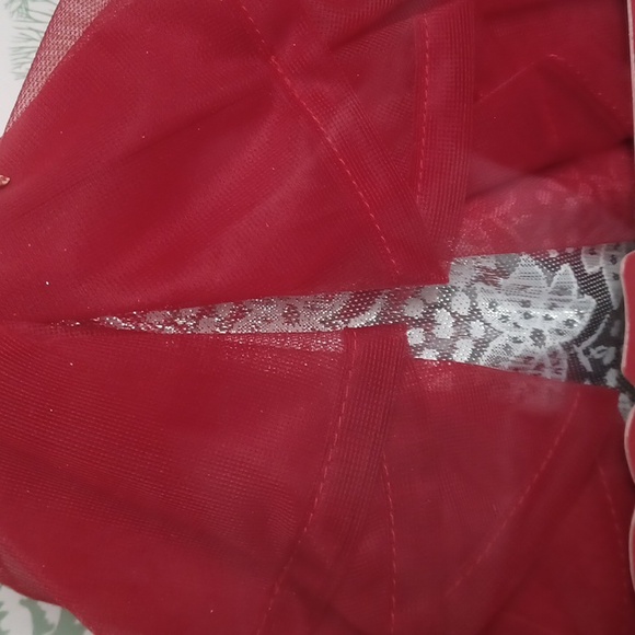 2015 Barbie Red Silvery Strapless Brocade Inset Holiday Gown Doll Mattel #CHR76 - Picture 4 of 11